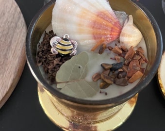 Intention candles with cloche. Also contains tigers eye and bee charm for jewelry. Winter Sky