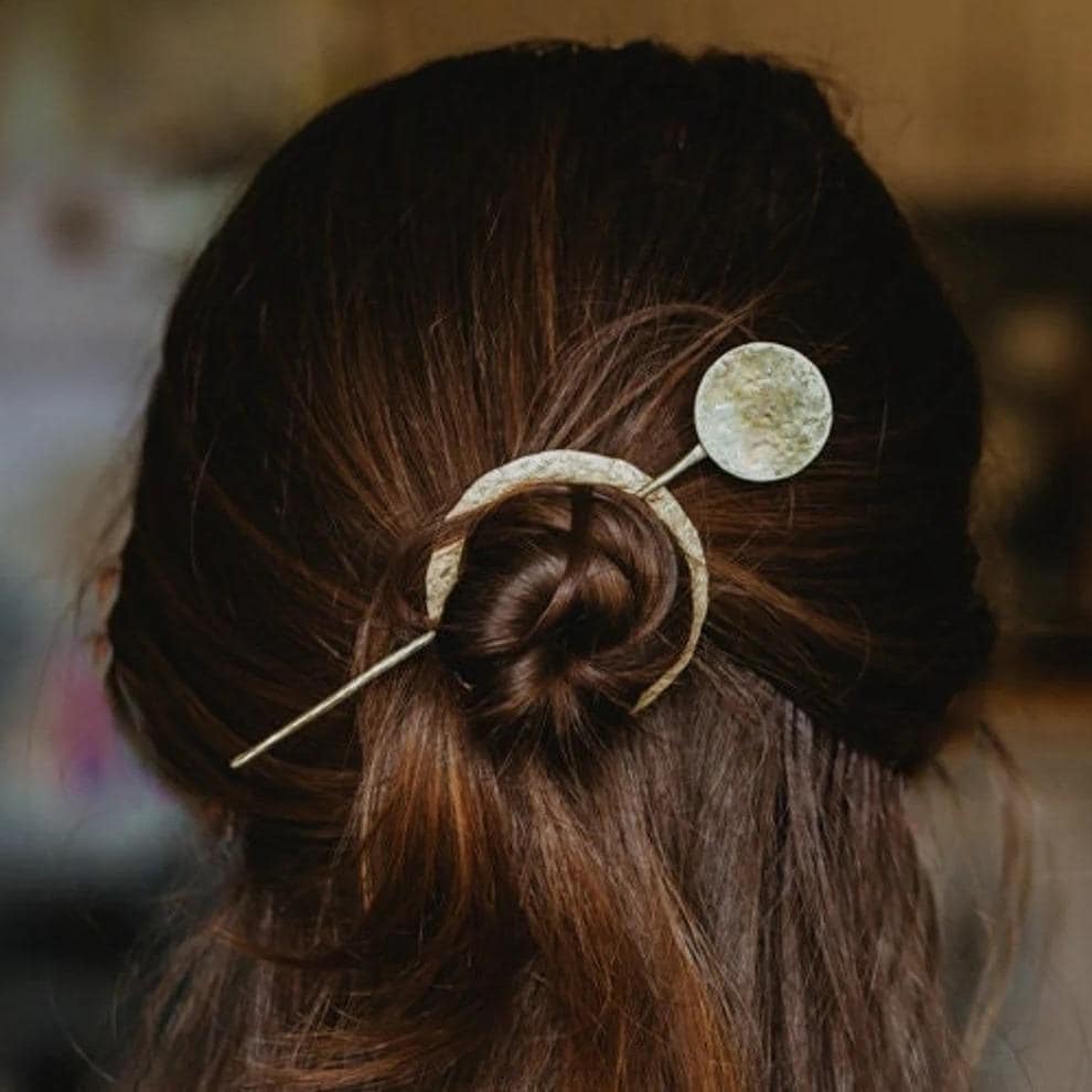 Minimalist Gold Hair Pin | Modern U-shaped Metal Hair Fork  display picture 2