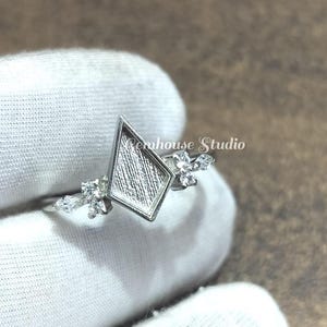 Sterling Silver Kite Bezel Ring: 7x10MM Keepsake Resin Setting