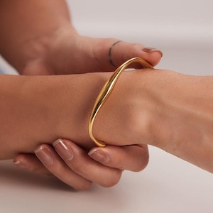 Ungleiches Goldarmband, Minimalistisches Goldarmband, Stapelarmband Goldarmband, Armband für den Alltag, einfaches Armband Für den Alltag