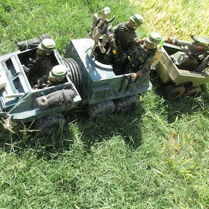 Custom GI Joe Alien Troop Transport with Laser Cannon Trailer & 6 Action Figures 12” 1:6 Scale Loose Military Soldiers