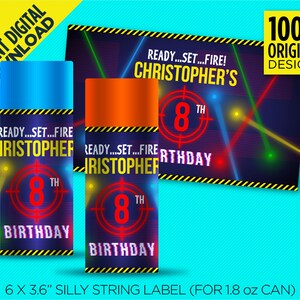 Puede incluir: Etiquetas de regalo de fiesta de cumpleaños con temática de laser tag para latas de 500 ml. Las etiquetas son azules y naranjas con un diseño de láser verde neón, rojo y amarillo. El texto en las etiquetas dice "Ready...Set...Fire! Christopher's 8th Birthday".