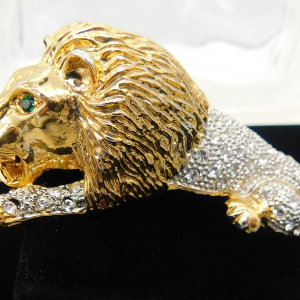 Runway-style Full Body Roaring Lion Shoulder Brooch!