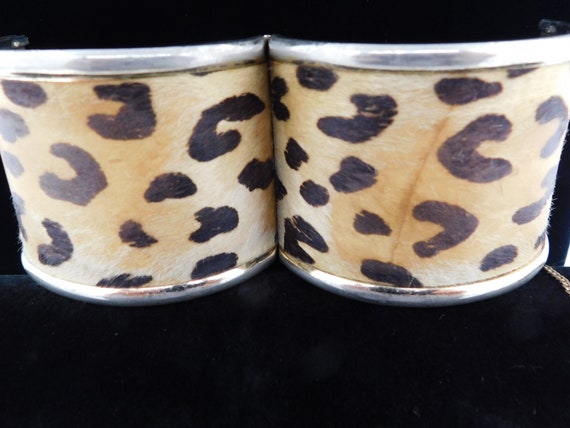 1950's-60's Leopard Print Hinged Cuff Bracelet! - image 3