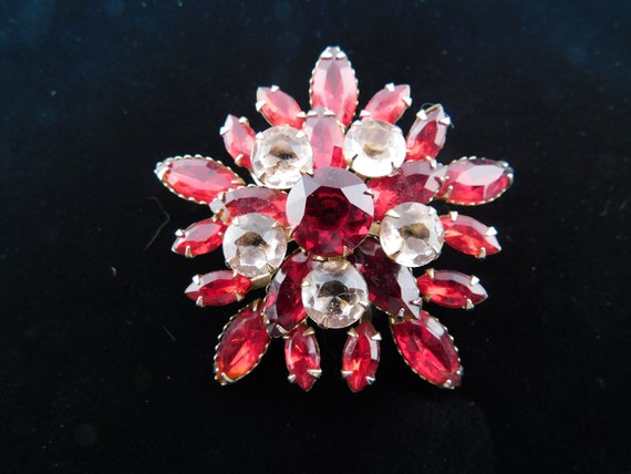 Red and Clear Rhinestone 5-Sided Brooch! - image 3