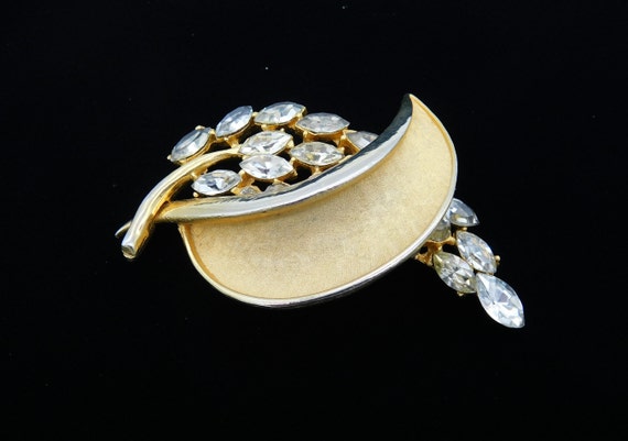 1960's-70's Signed BSK Goldtone Floral Spray with… - image 1