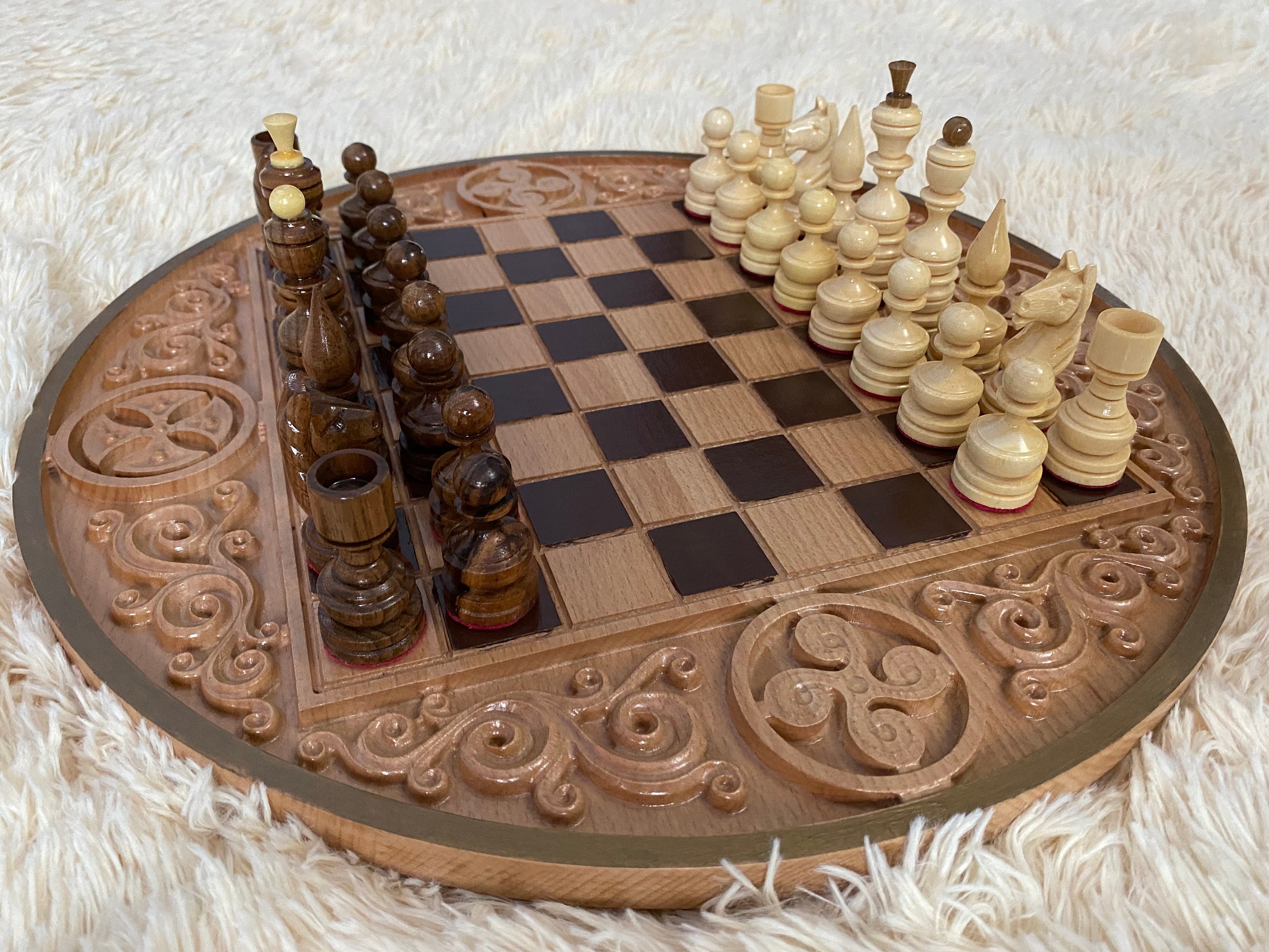 Wooden Round Chess Set, Round Chessboard, Travel Mini Chess Board ...