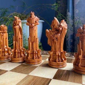 Rotes Palladin Schachfiguren Set, Großes Klappbrett 20&quot;, Exklusives Schachbrett, Schachset Holz, Einzigartiges Schachset, Geschenk für Ihn, Weihnachtsgeschenk