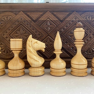 Holz Schachfiguren Set, Schachset Holz, Handgeschnitzte Schachfiguren Ahorn und Walnuss, Holzschnitzerei Schachfiguren