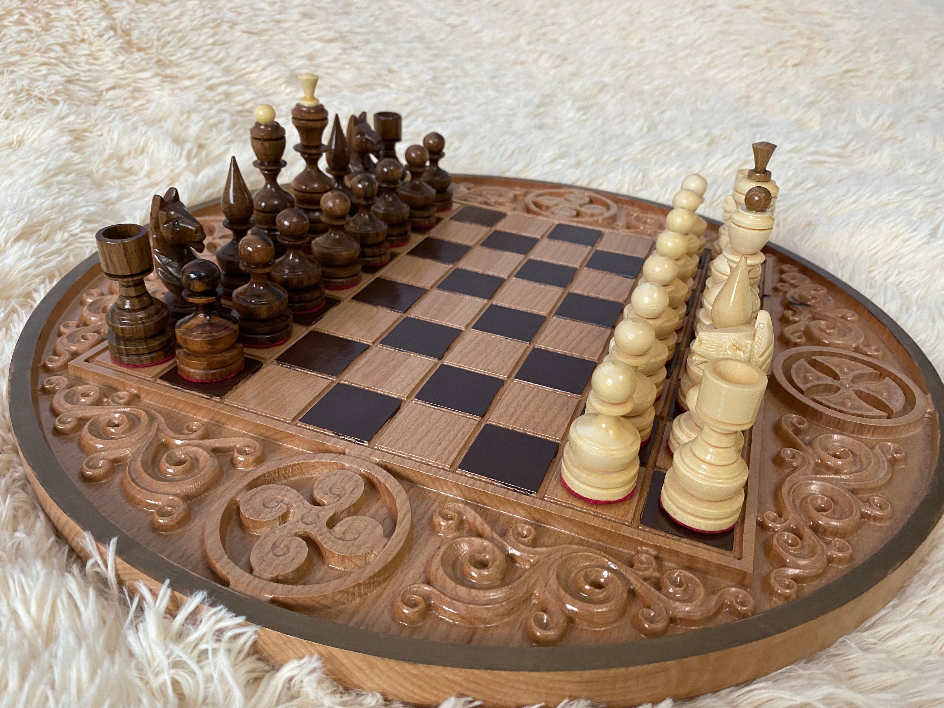 Wooden Round Chess Set, Round Chessboard, Travel Mini Chess Board ...