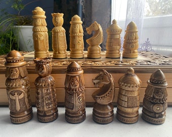 Wooden chess pieces, Chess set wood, Wooden chess set handmade, Hand carved chess pieces Maple and Walnut, Wood carving chess pieces