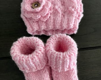 Hand Knit Newborn Wool Beanie and Booties Set, Crochet Flower