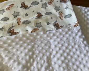 Baby Blanket, Minky Dot with flannel boarder, 100cm x 100cm, baby gift, baby shower, gender neutral, baby blanket