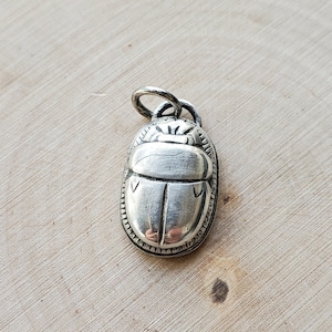 Fabriqué sur commande - pendentif scarabée