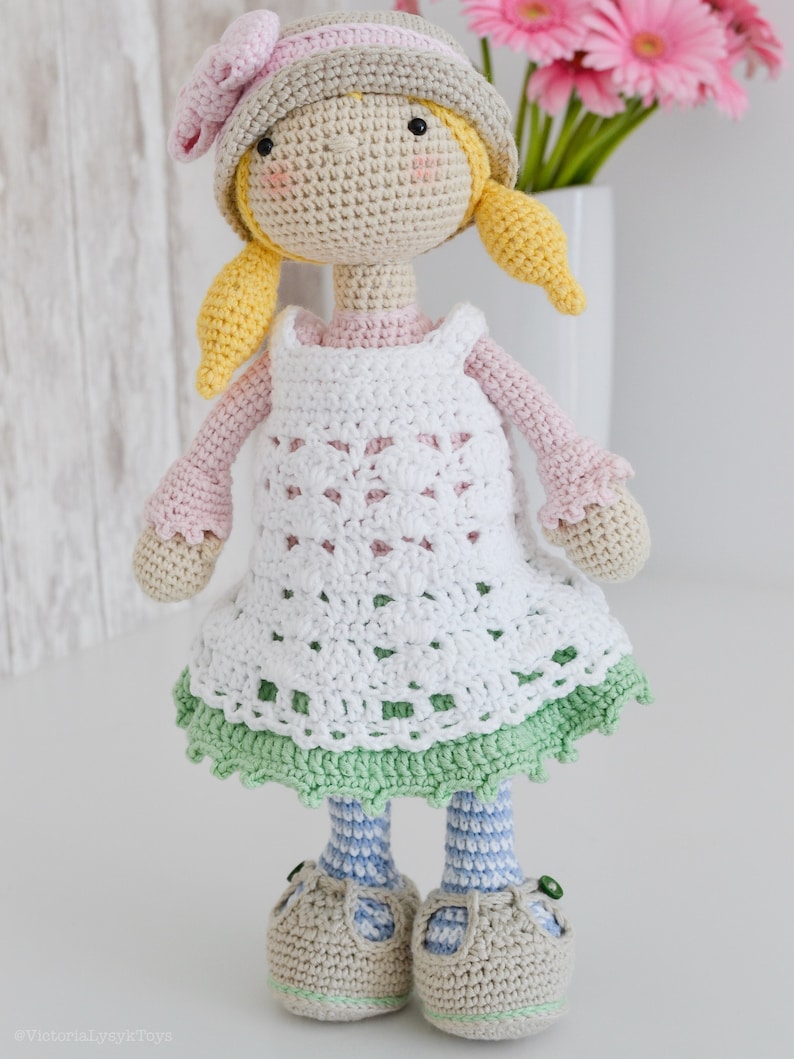 Muñeca de ganchillo hecha a mano – Tilda Amigurumi con vestido extraíble imagen 9