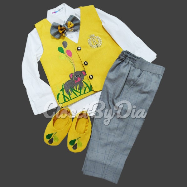 Safari Printed Beautiful Sleeveless Dress For Baby Boy main image 1