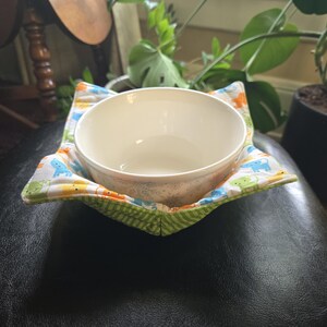 Multi-Colored Cats - Green Microwave Bowl Cozy