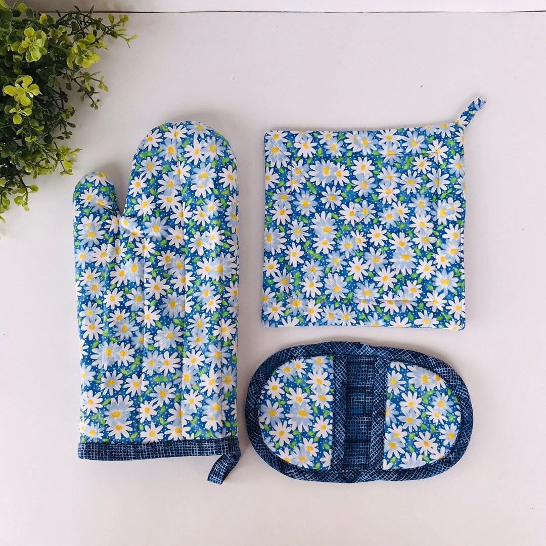 Oven Mitt and Potholder, Blue Daisy Print, Baking Gift Set Etsy