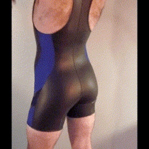 Puede incluir: Un maillot de lucha libre negro y azul con una cremallera en la espalda.
