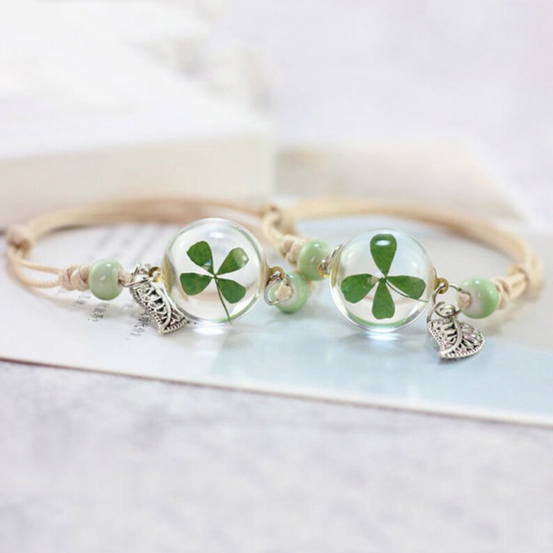 Bracelet clover with sheet