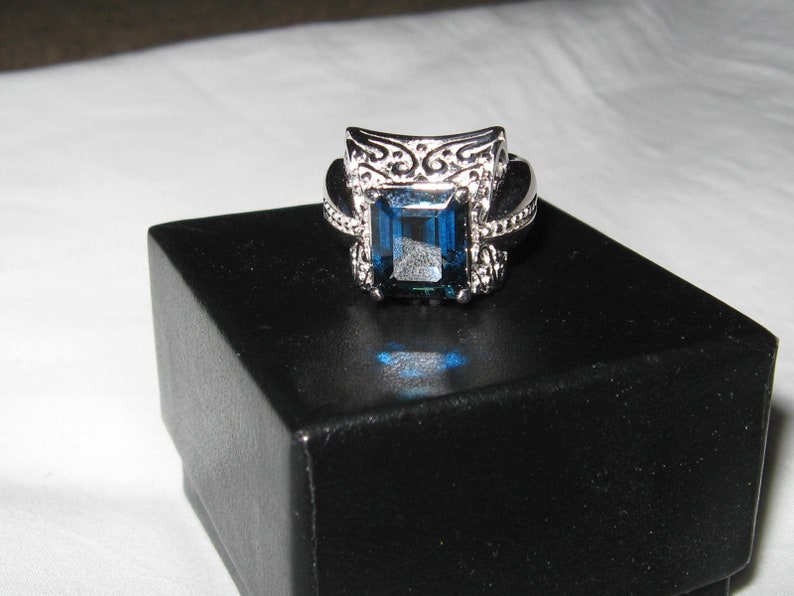 Womens Art Deco Size 7 Blue Topaz and Sterling Silver Ring Vintage QVC