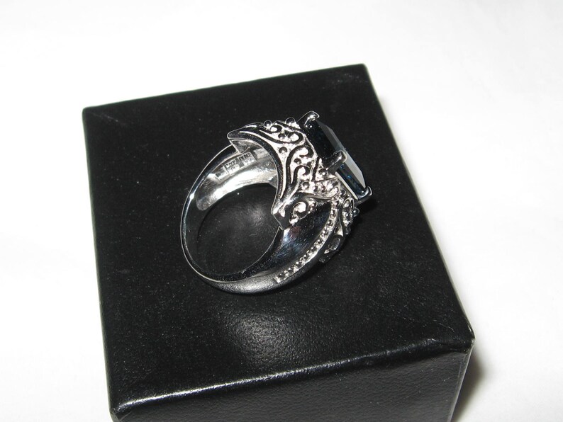 Womens Art Deco Size 7 Blue Topaz and Sterling Silver Ring Vintage QVC