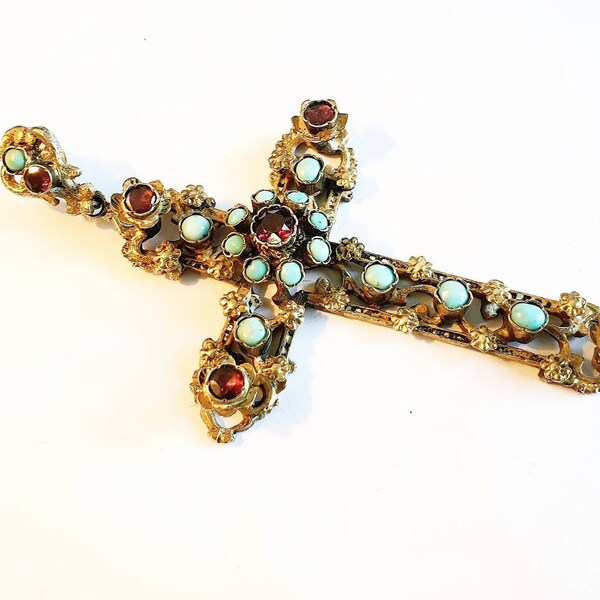 Victorian cross pendant