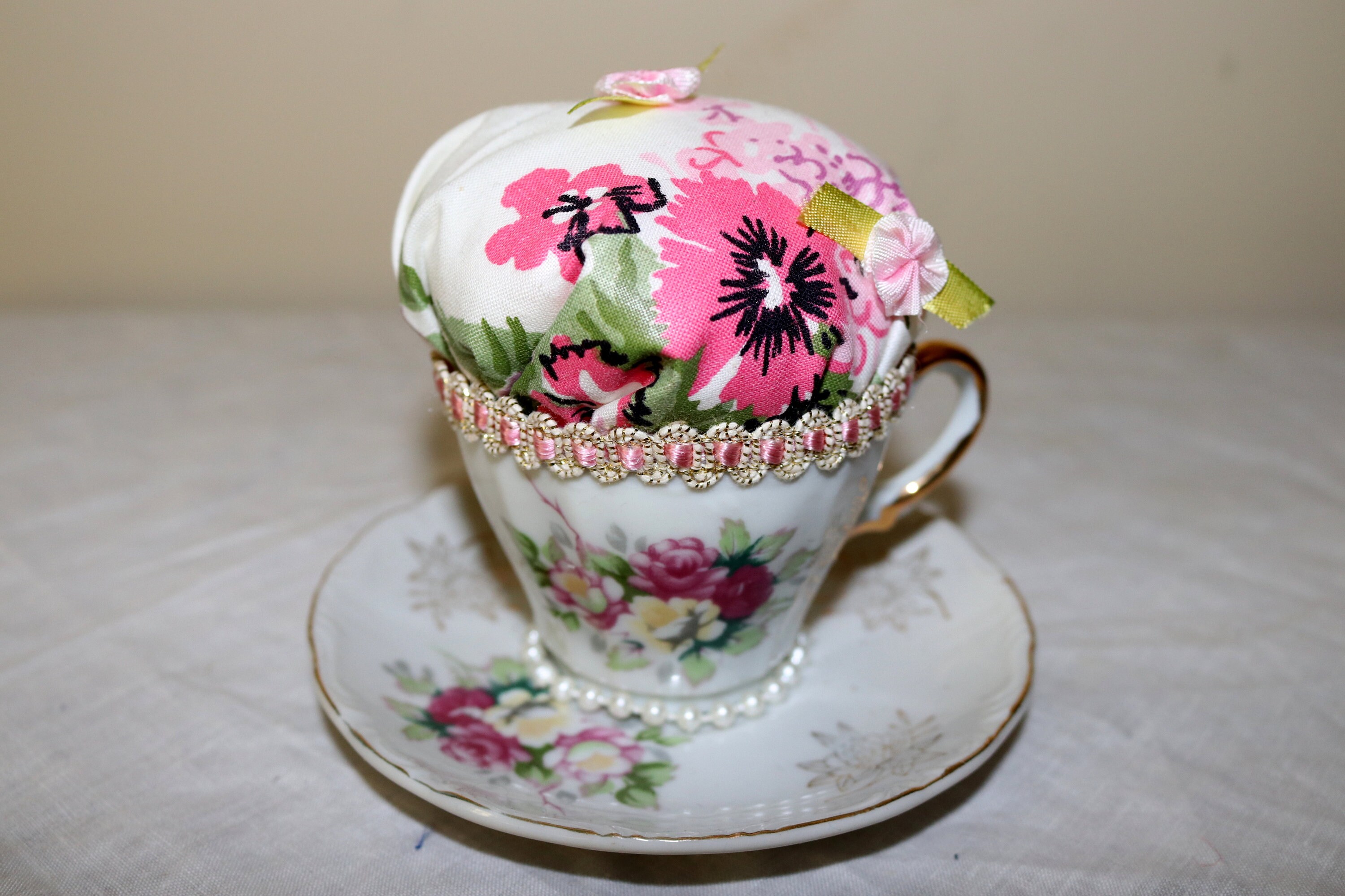 Sewing & Fiber Craft Supplies & Tools Pins & Needles Vintage Cup and