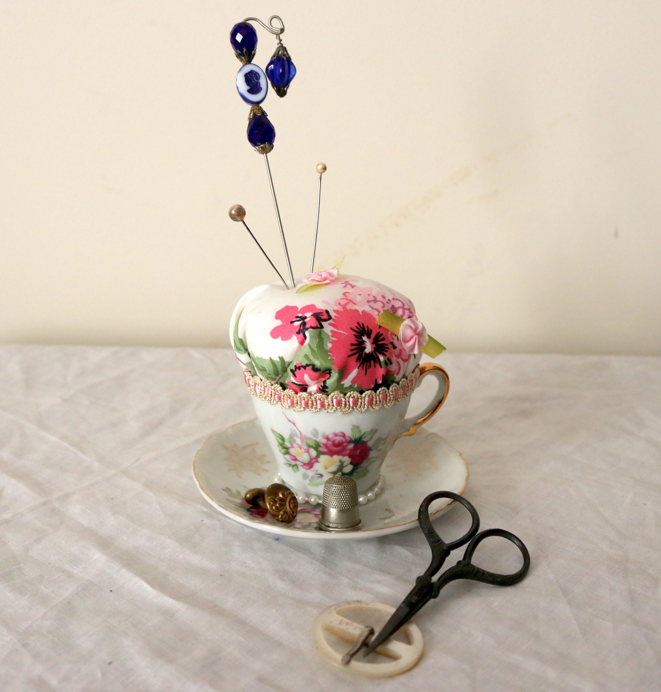 Sewing & Fiber Craft Supplies & Tools Pins & Needles Vintage Cup and