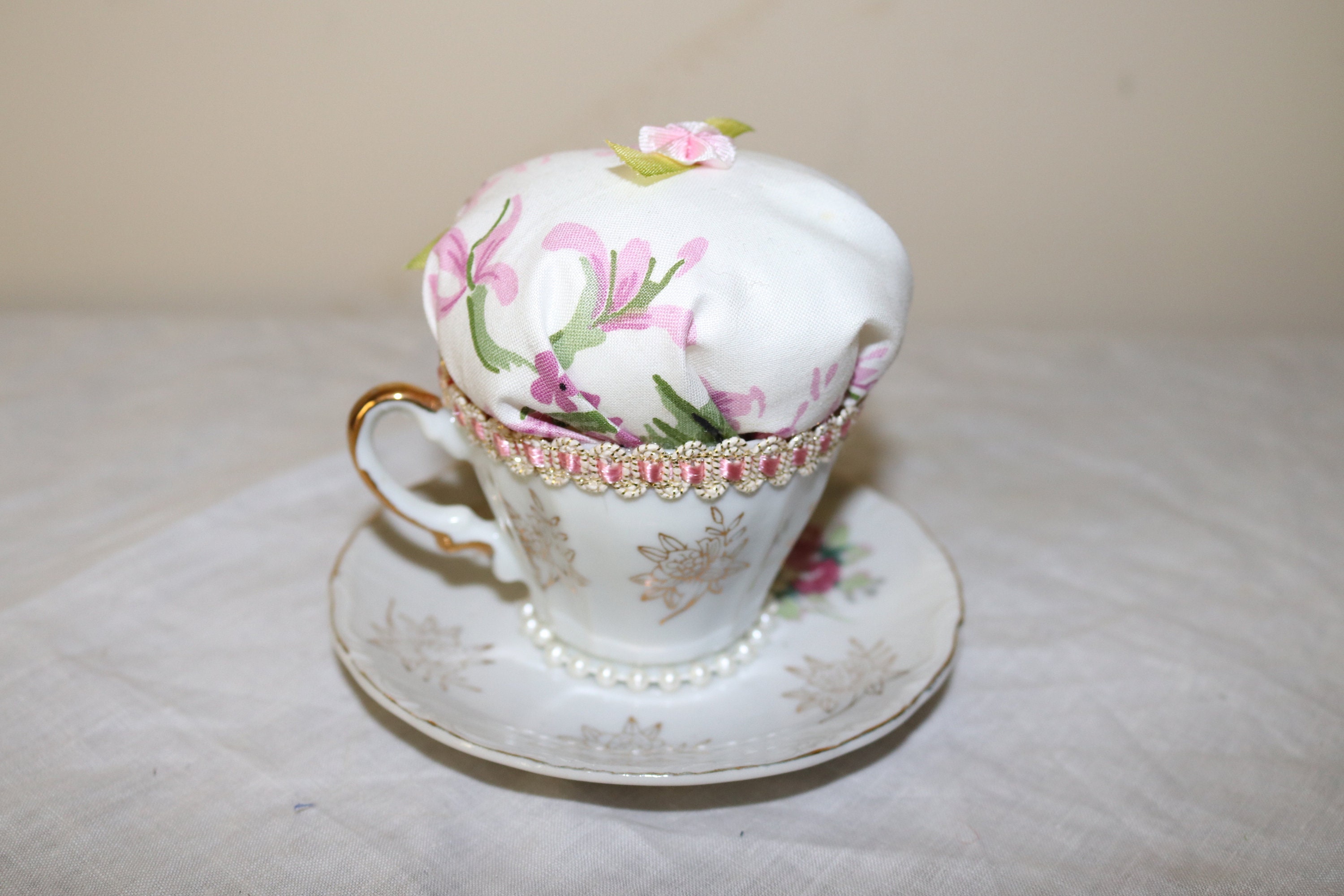 Sewing & Fiber Craft Supplies & Tools Pins & Needles Vintage Cup and