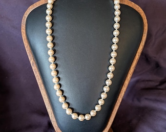 Vintage Monet Gold Tone and Faux Pearls 16 Inch Necklace With