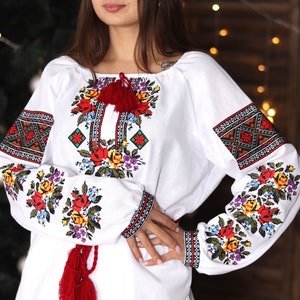 Romanian embroidered blouse for women Ukrainian ethnic vyshivanka with roses White slavic wedding costume Folk Easter gift