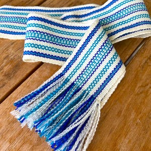 Bred kosackvävd skärp Vitt blågrönt och blått gördel Ukrainskt handgjort bälte Folkdräkt gördel Unisex midjeband julklapp