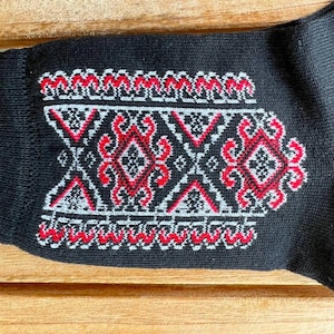 Black gift socks for men, Organic cotton socks, Red carpathian folk patterns, Ethnic Ukrainian wedding, Groomsmen gift, Christmas gift