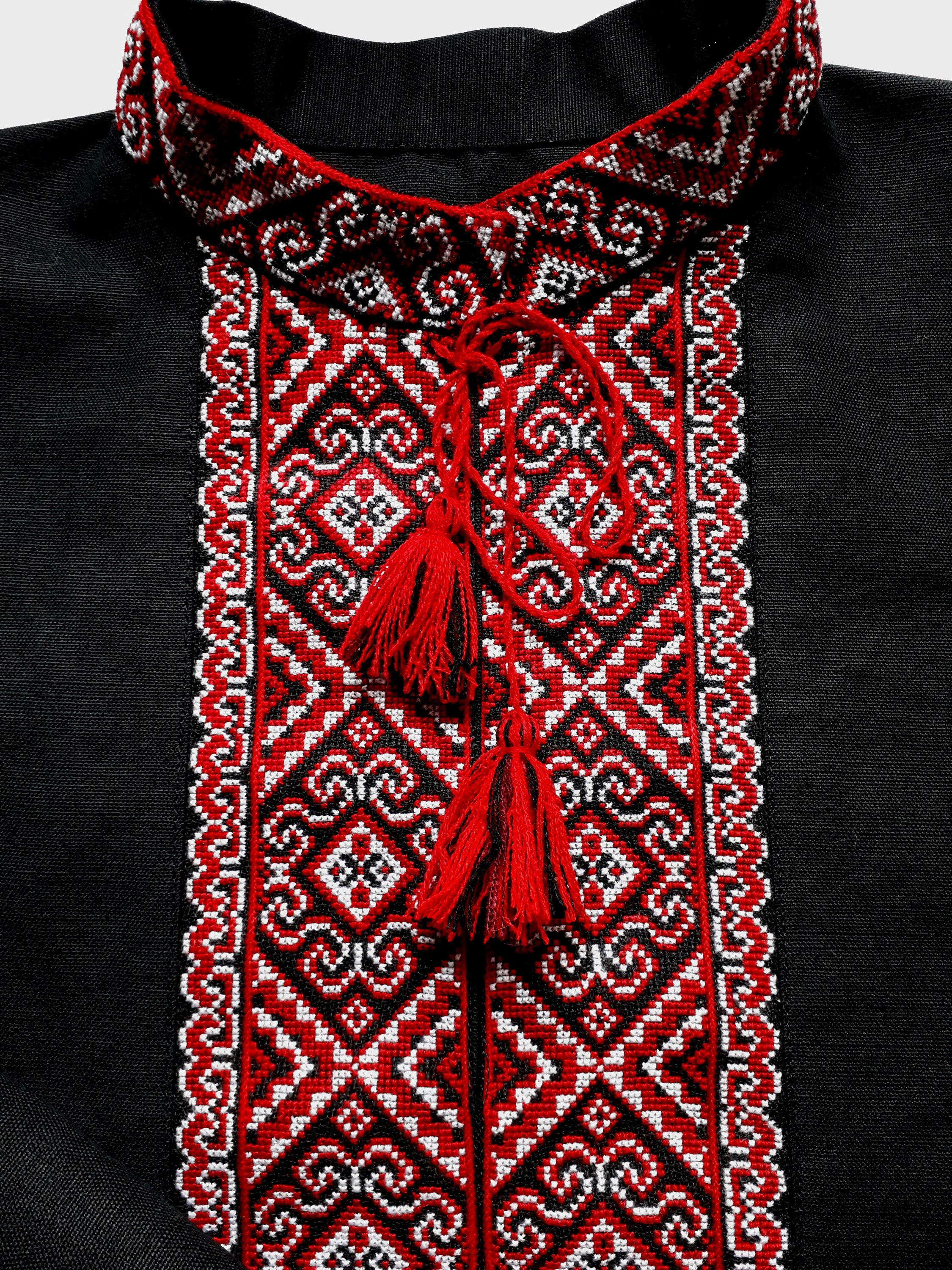Camisa de lino italiano con bordado étnico realizado a mano. Visitanos en :  www.pacomayo…