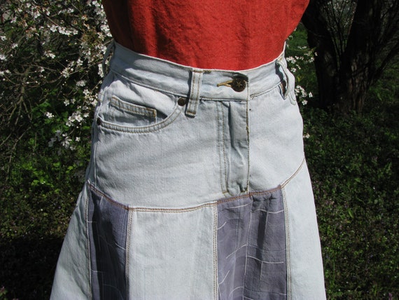 Longuette rok in handgeborduurde jeans Kleding Dameskleding Rokken 