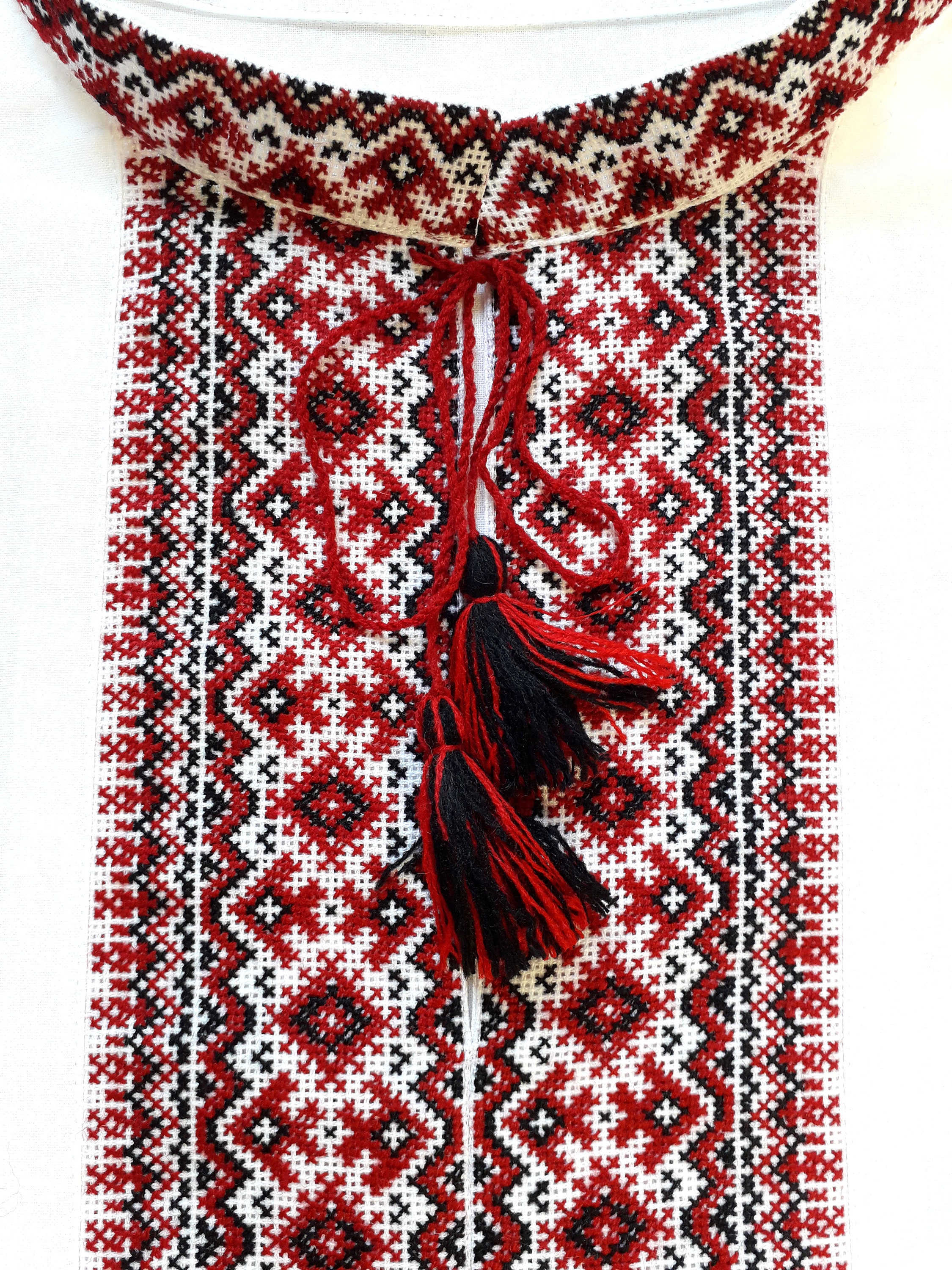 Chaussettes Femmes Noires Brodées Ukrainiennes Vyshivanka - Taille 23 EU / 5-6.5 US - Folk Moda