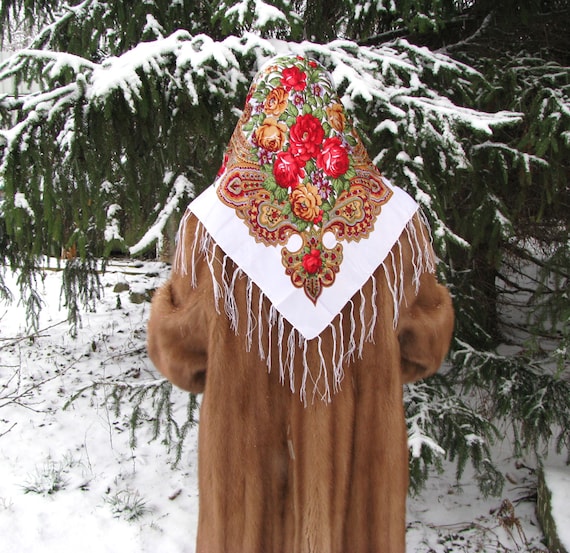 Red Pavlovo Posad head scarf for women Ukrainian … - image 8