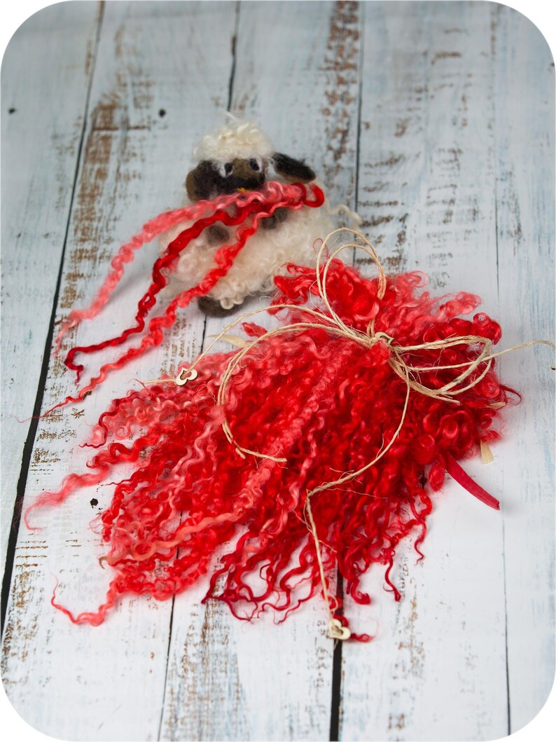 1 oz Doll Hair Locks for felting Wool Scarlet Hand Dyed Teeswater Wool Locks,9/'/'-11/'/'Long locks Felt Dreadlocks. Spin