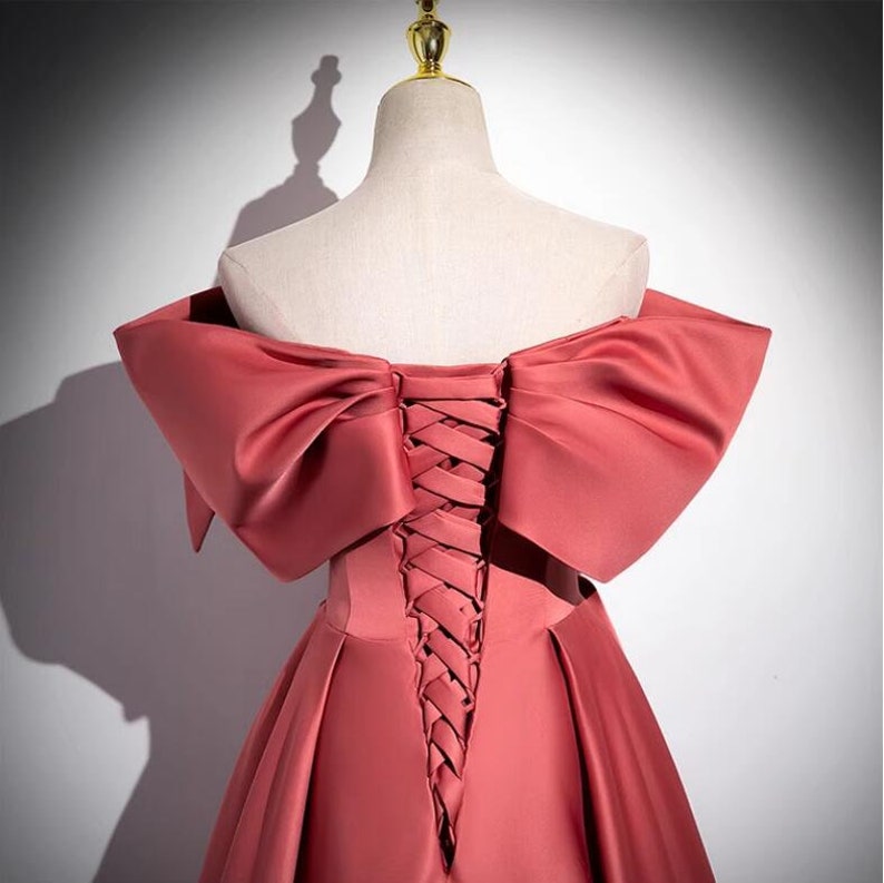 Pink Satin Floor Length Evening Dresses V-neck Prom Dresses Beaded Sashes