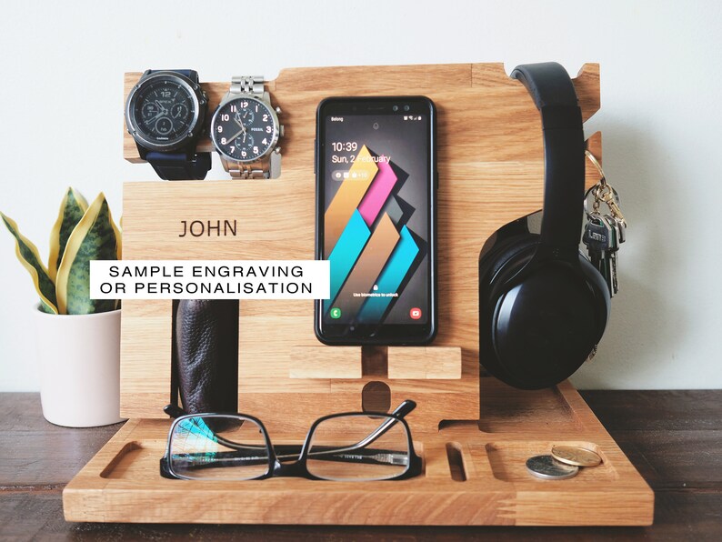 Personalised Apple Watch Docking station with headphone holder Hardwood Docking Station, Father's Day Gift, Apple watch dock, Gift for Dad image 4