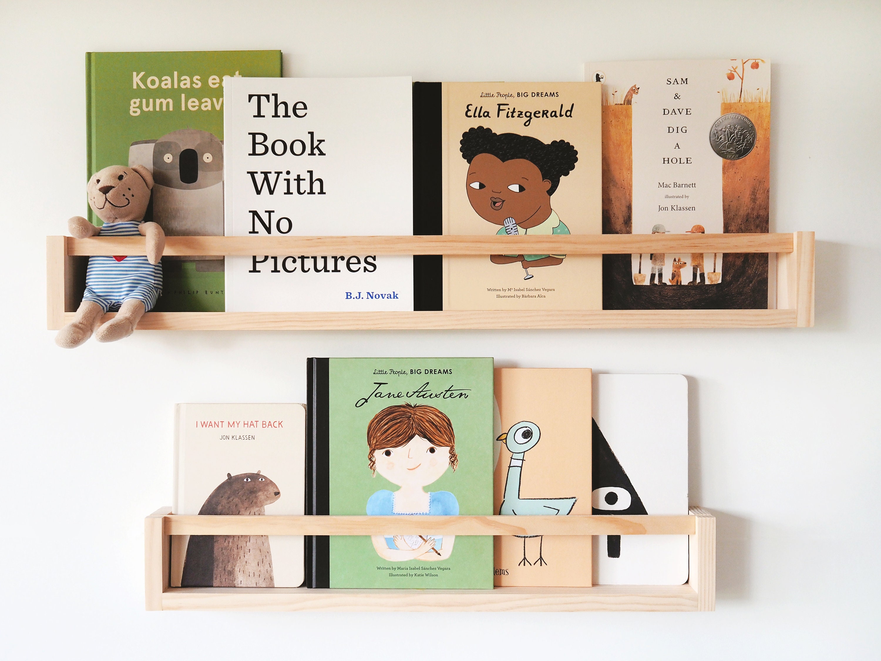 wall bookshelf for nursery