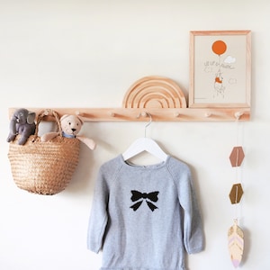 Kids Peg Rail Pine Wood Houten kinderkapstok, kleerhanger, muurbevestiging Peg rack, kinderkamer decor, kinderkamer decor, baby shower cadeau afbeelding 8