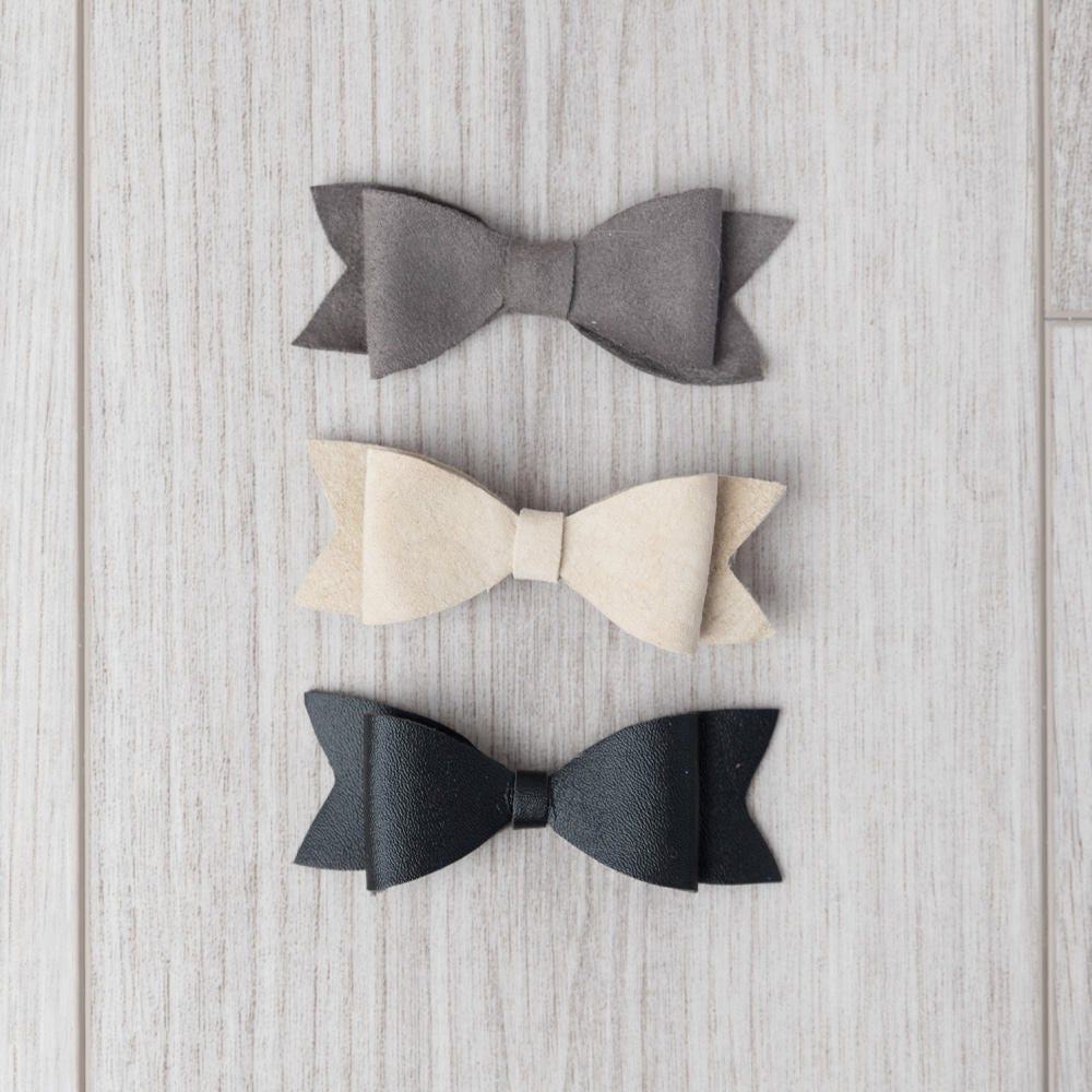 Textured bow