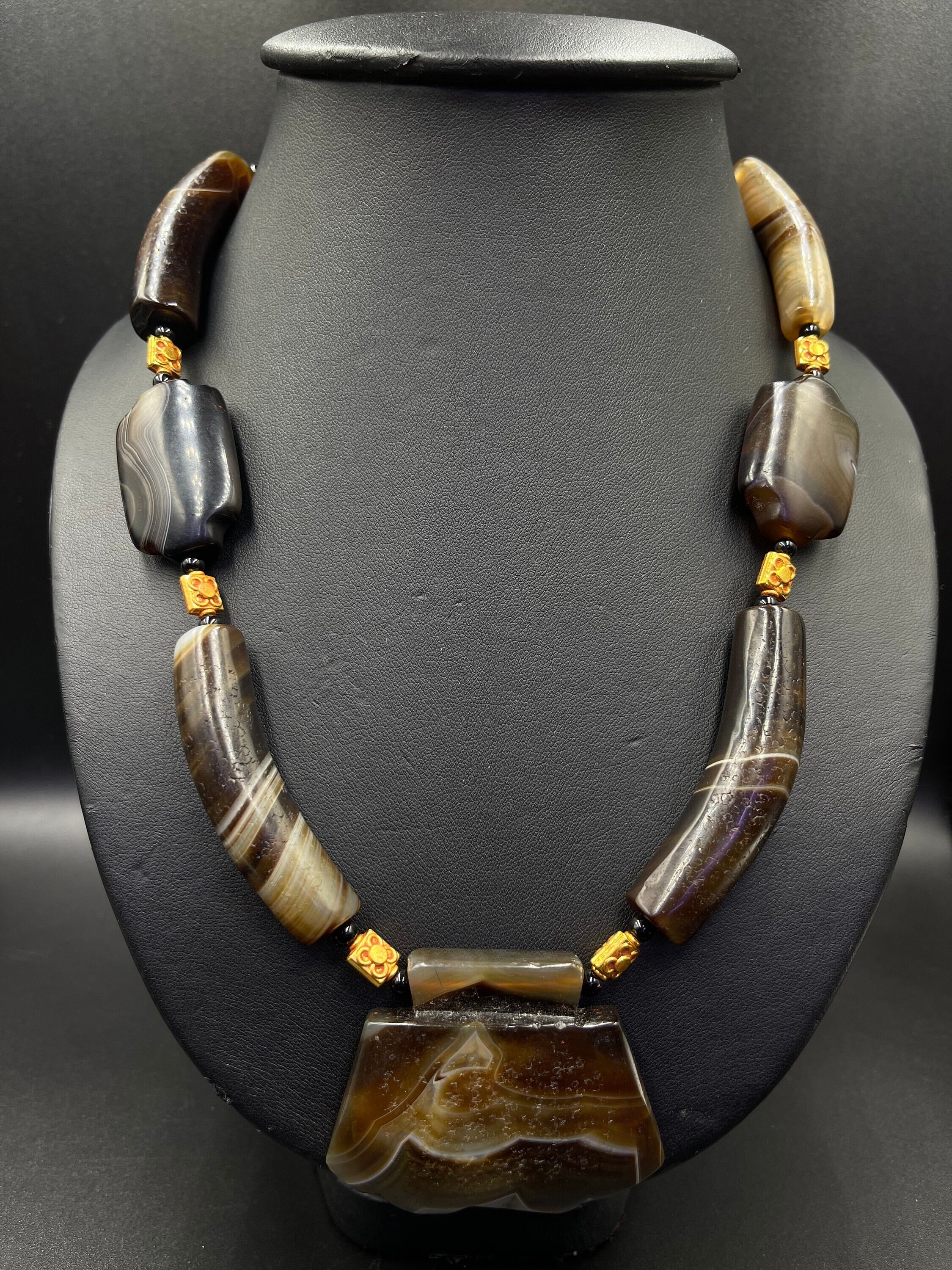Ancient Unique Shape Beautiful Suleimani Yemeni Aqeeq Agate Stone Necklace