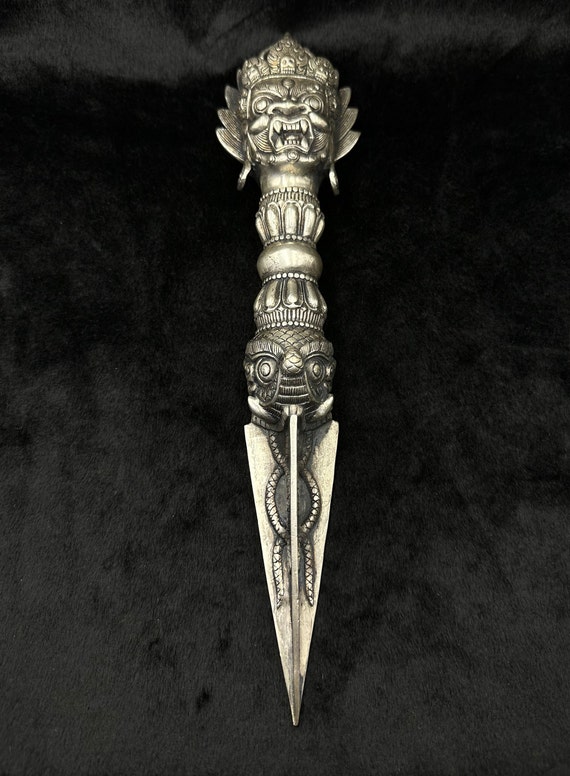 K2975【古酒】マブロダフネ・オブ・パトラス Huge Vintage Tibetan Buddhism Silver Mahakala Wrathful Deity