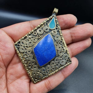 Afghani Silver Plated Beautiful Design Pendant With Lapis Lazuli Stone