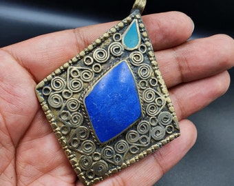 Afghani Silver Plated Beautiful Design Pendant With Lapis Lazuli Stone