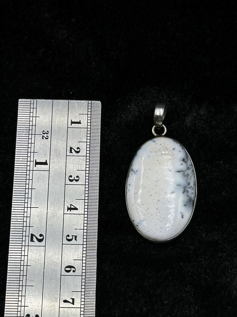 Pingente vintage artesanal em prata de lei com pedra de opala dendrítica natural. imagem 5