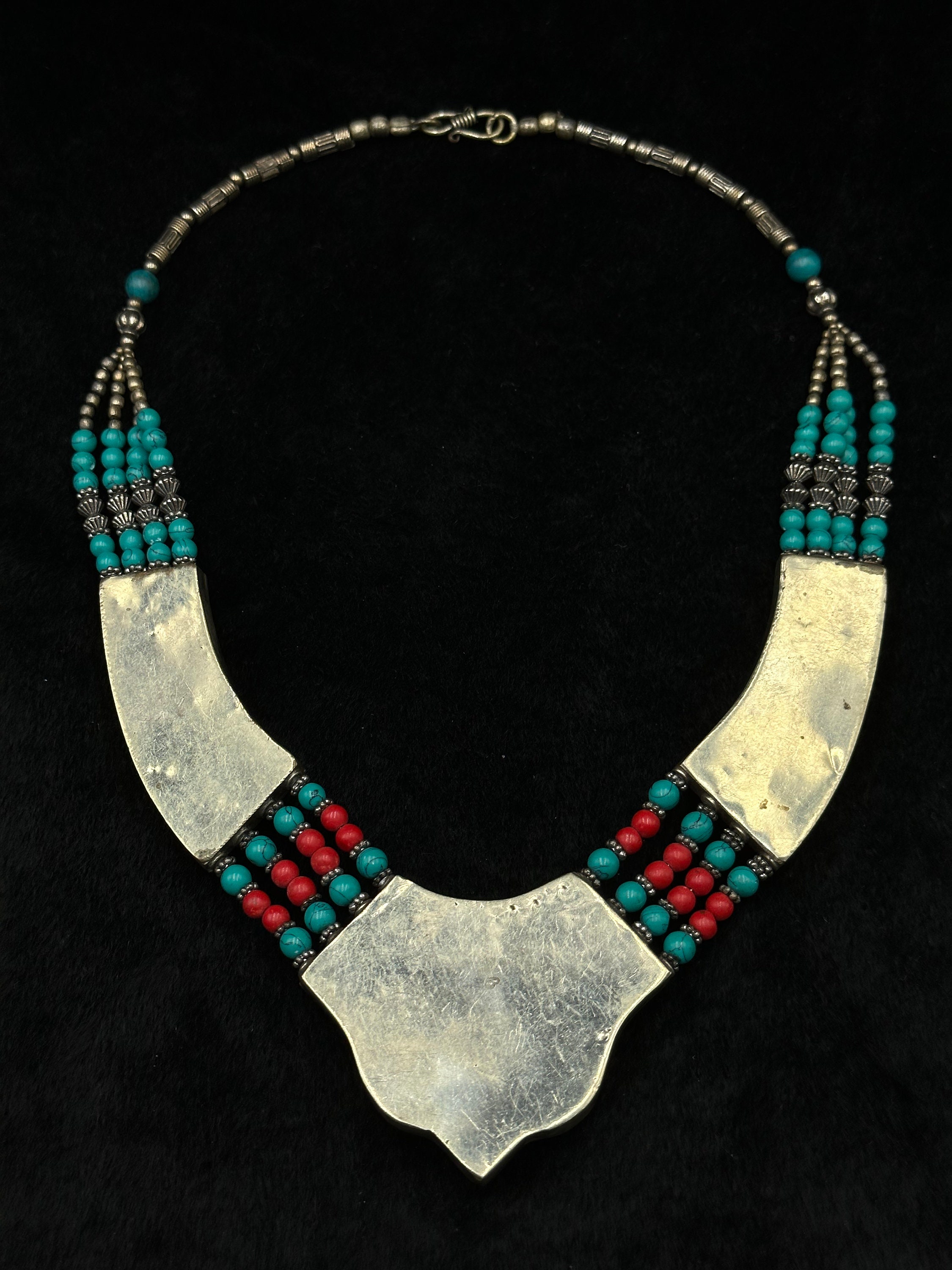 Collier Népalais Tibétain Ethnique - Pierres Agate, Turquoise, Corail - Perles Et Coquilles - Fait Main - Occasion
